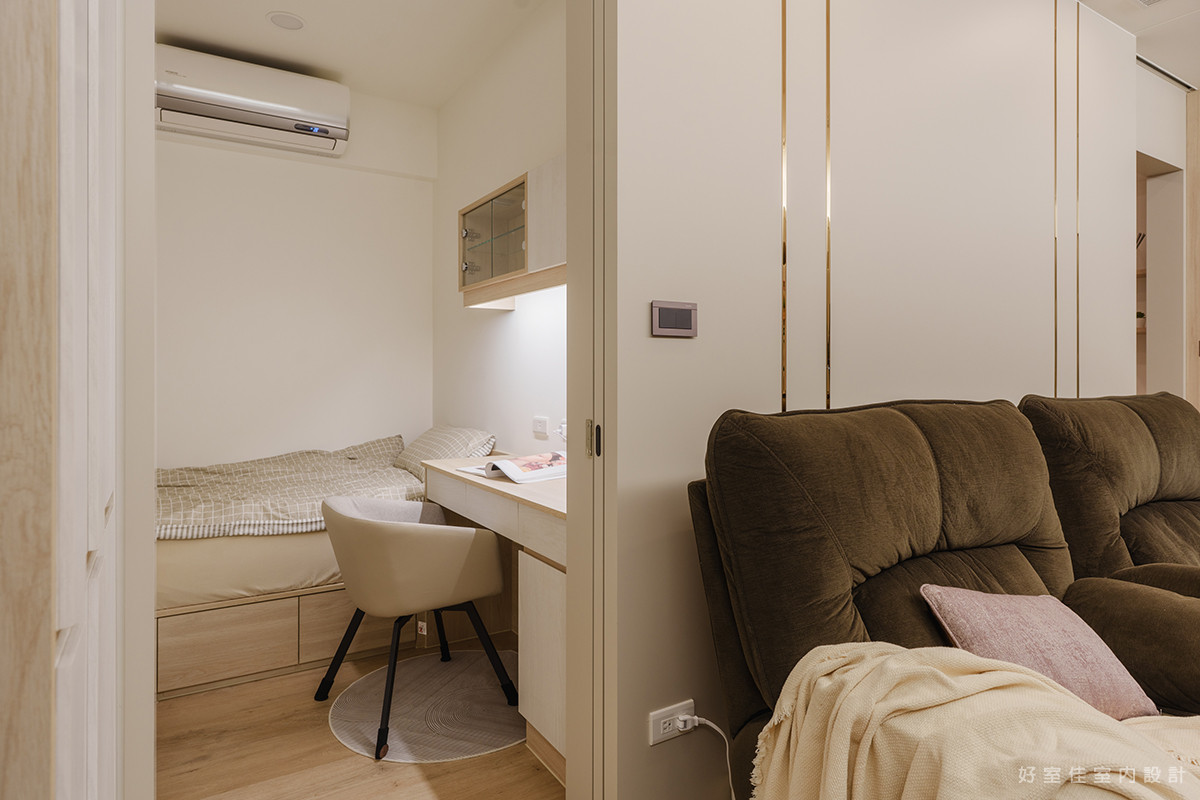 小坪數房間設計系統櫃與書桌2